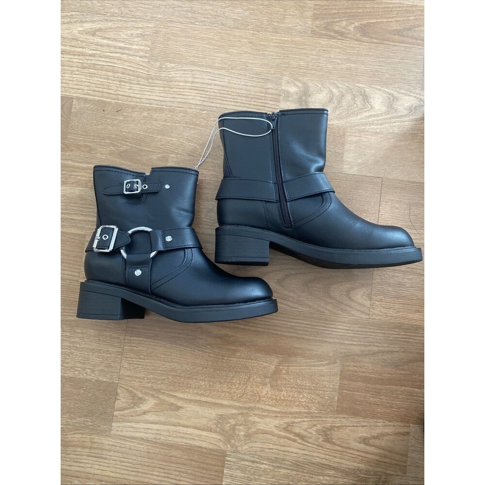 New Universal Thread Women's Connor Harness Buckle Ankle Boots Black 6.5 Wide - Picture 10 of 16